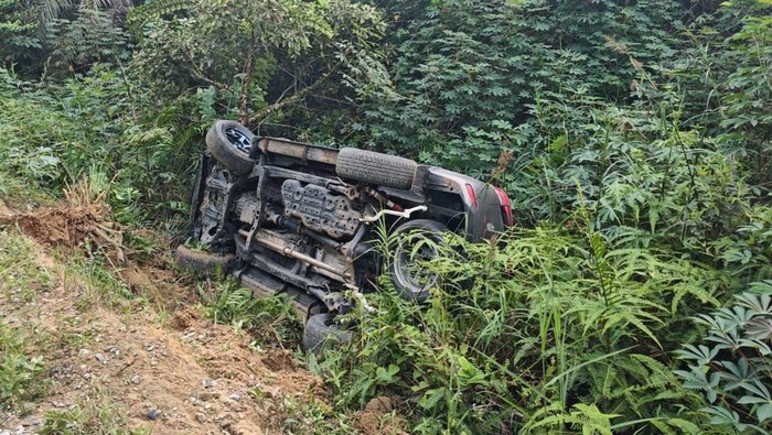 Berita Terkini : Kejar-kejaran dengan Polisi, Mobil Bandar Sabu Terbalik di Rohil