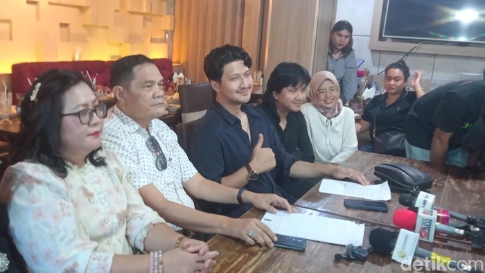 Entertainment Terkini : Alasan Jon Mathias Sarankan Ammar Zoni Tunda Ajukan PK
