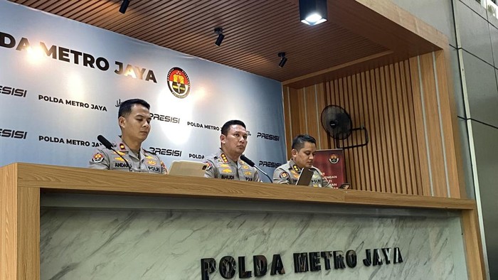 Berita Terkini : Kesaksian Sopir Taksi Green: Mesin Mati di Perlintasan hingga Pintu Terkunci