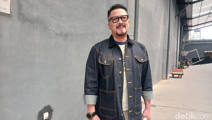 Entertainment Terkini : Alasan Ferry Maryadi Selalu Bawa Obat Jantung Saat Pergi